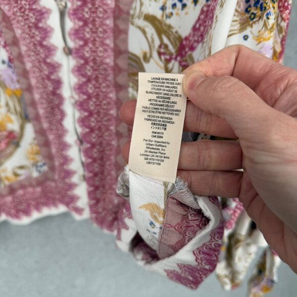 Free People Catch Me If You Can Button Front Blouse Size M Pink Floral Boho EUC - Picture 7 of 11